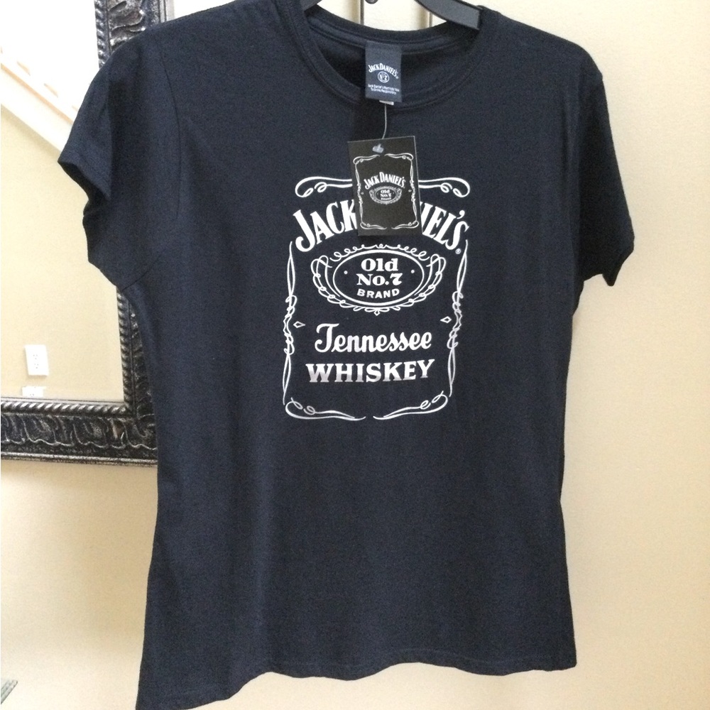 NWT Jack Daniels No 7 Tennessee Whiskey Womens XL Black tee runs small
